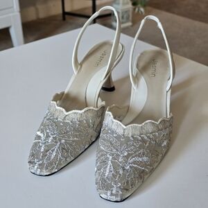 Vintage Jasmine slingback mesh lace pumps heels shoes color offwhite size 7.5